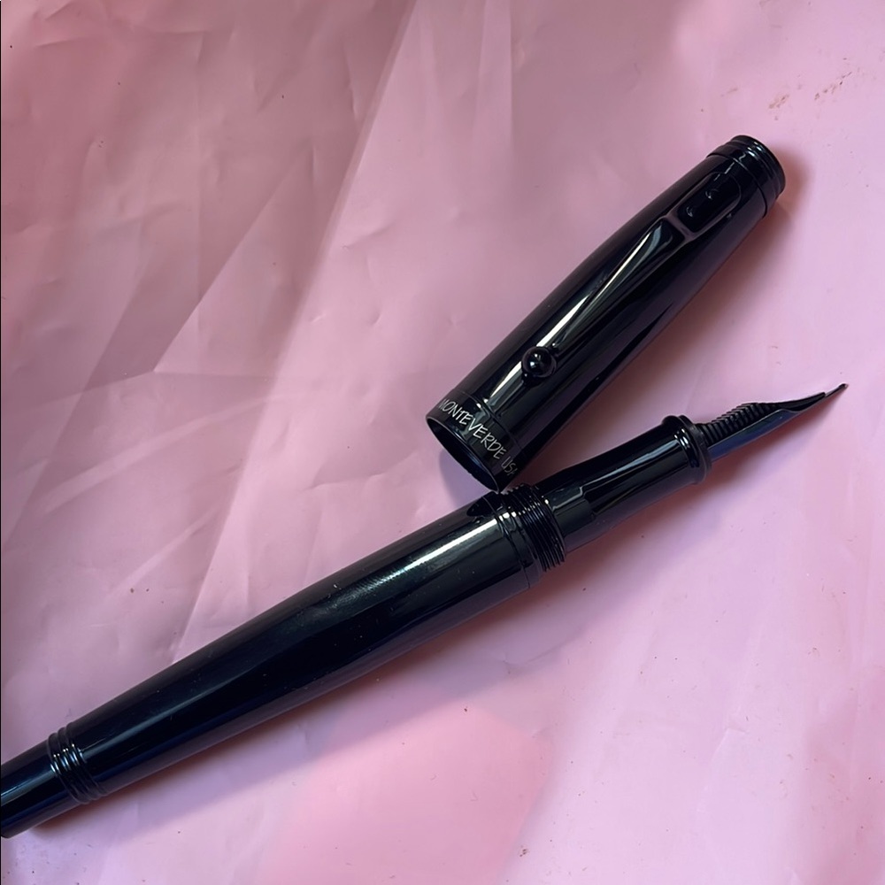 Monteverde Invincia Black Fountain Pen <M>